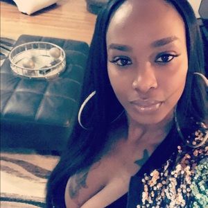 Meet your Posher, Jamesa